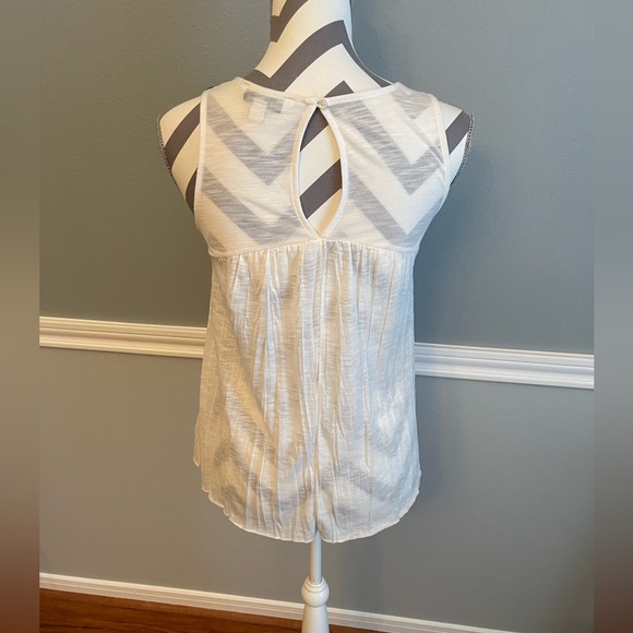 American Eagle Outfitters - Flowy Tank Top with Blue Embroidered - Size: S/P - Picture 2 of 6